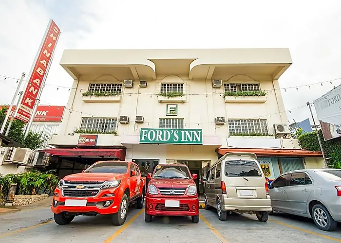 Hotel Vaccinated Staff - Oyo 465 Ford's