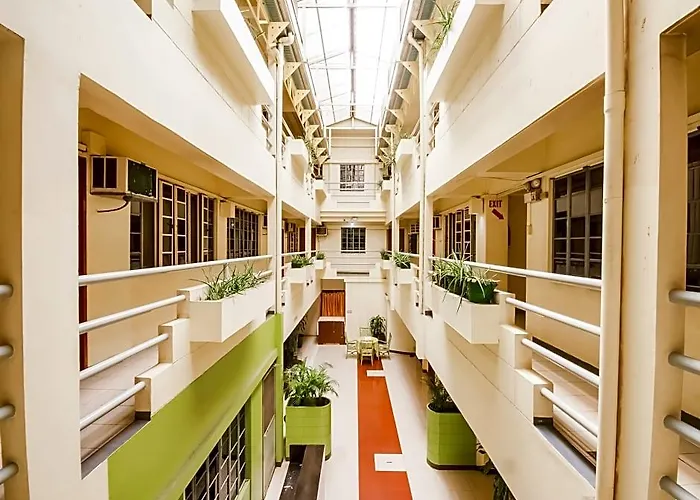 Hotel Vaccinated Staff - Oyo 465 Ford's 3*