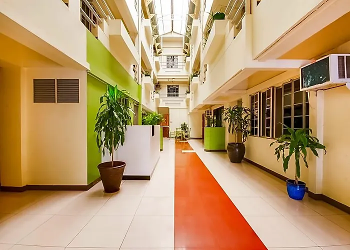Hotel Vaccinated Staff - Oyo 465 Ford's Cebu Stadt