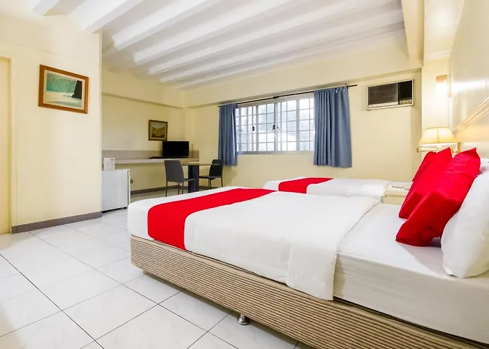 Hotel Vaccinated Staff - Oyo 465 Ford's Cebu Stadt