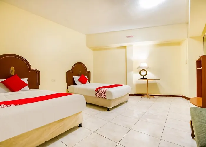 Hotel Vaccinated Staff - Oyo 465 Ford's Cebu Stadt