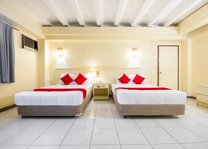 Hotel Vaccinated Staff - Oyo 465 Ford's 3*