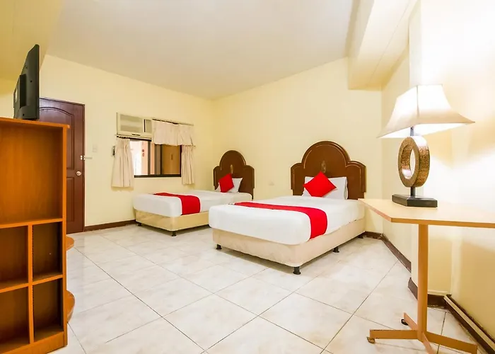 Hotel Vaccinated Staff - Oyo 465 Ford's 3*