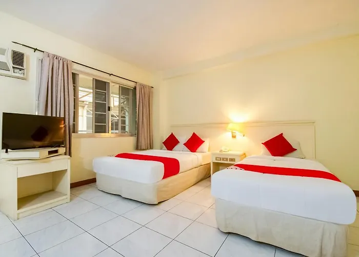 Hotel Vaccinated Staff - Oyo 465 Ford's Cebu Stadt