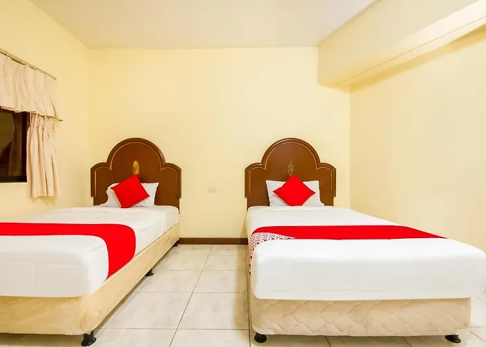 Vaccinated Staff - Oyo 465 Ford's Hotel 3*