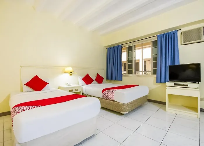 Vaccinated Staff - Oyo 465 Ford's Hotel 3*